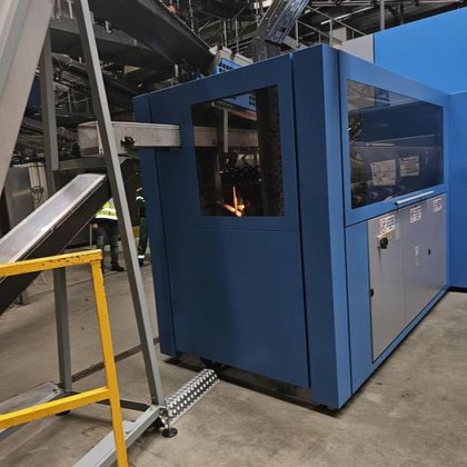 ストレッチブロー成形機