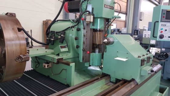 ホリゾンタル ホブ盤