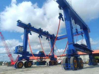 100ton 移動式ボート起重機