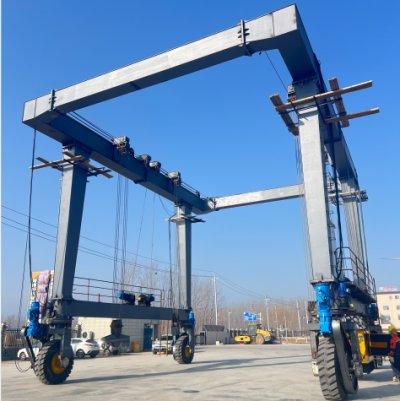 100ton 移動式ボート起重機