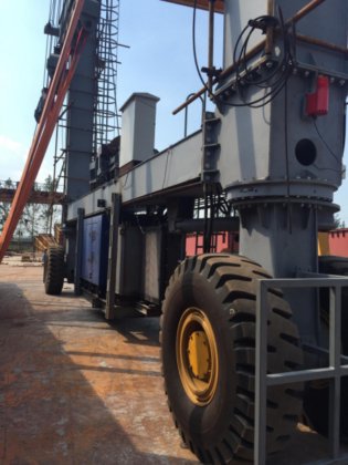 ボートリフティングクレーン