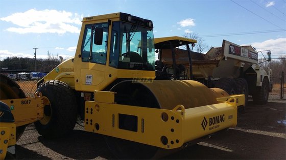 2015 Bomag BW211D-50 in Lexington,