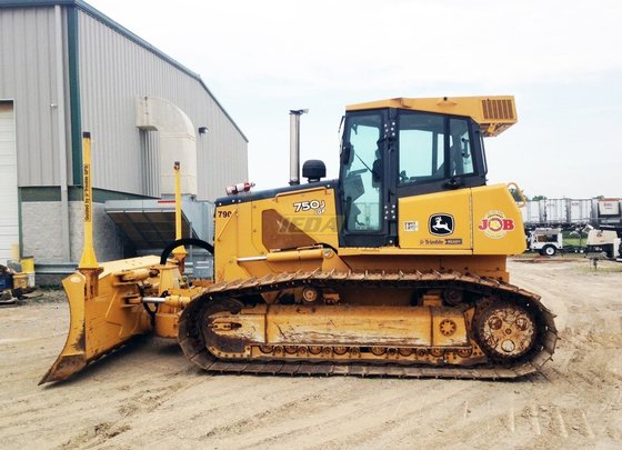 2011 John Deere 750J LGP