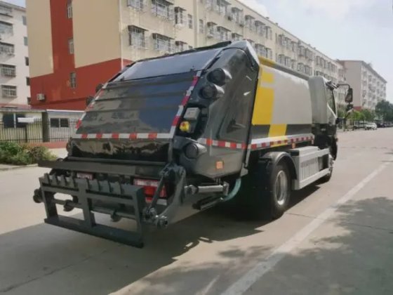 Electric compression Garbage truck