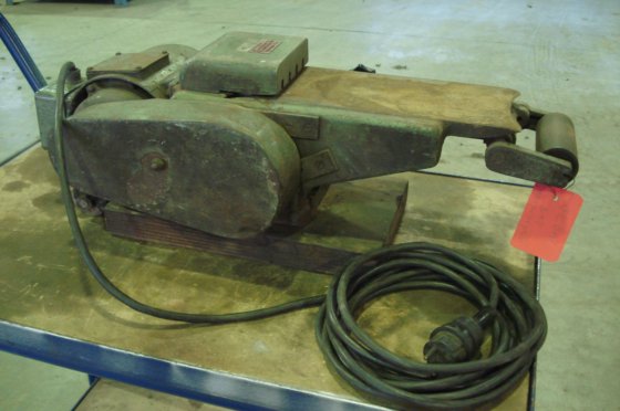 Ponceuse à bande de table