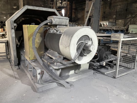 2013 Centrifugal casting machine