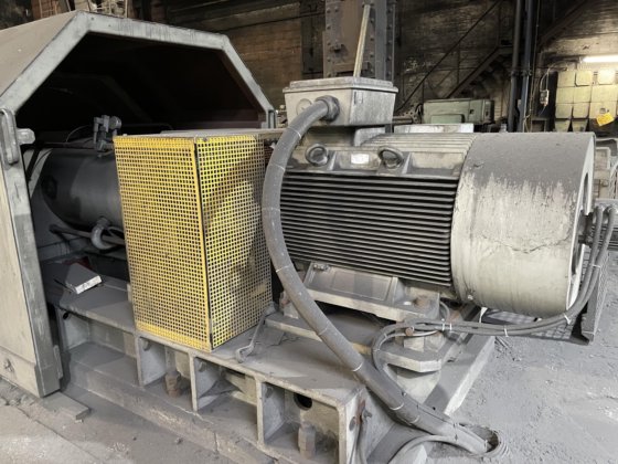 2013 Centrifugal casting machine