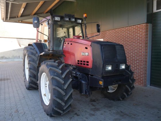 2001 Valtra 8450