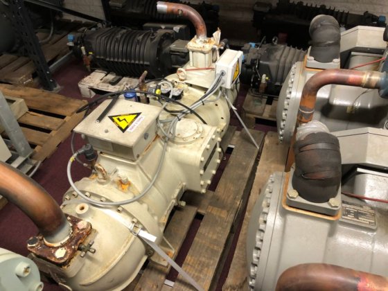 2001年大金ZHC7SLFYE/二手螺杆压缩机