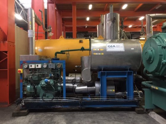 2004年比泽尔4H-15.2Y/低温冷冻装置