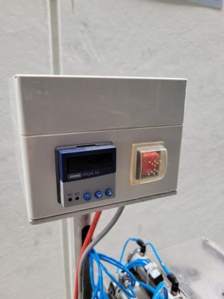 半自动软管灌装机