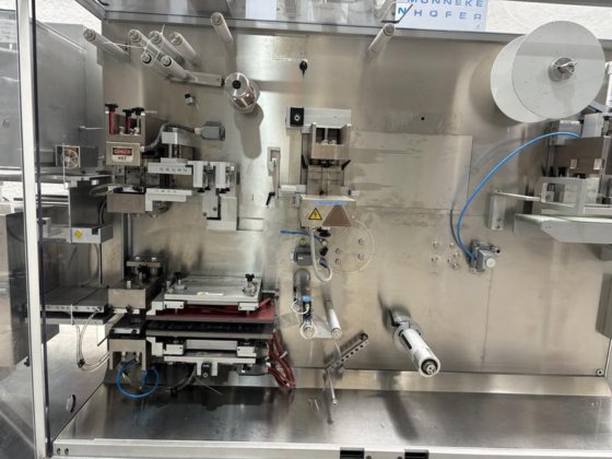 UHLMANN B 1240 吸塑机