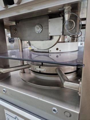 KORSCH PH 300 旋转式压片机