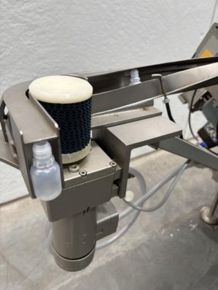 RNA ZE 2000 型瓶子放置分拣机，带进料斗