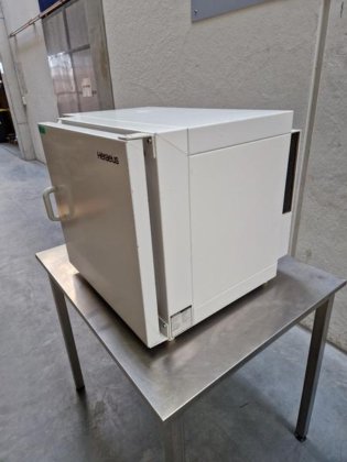 HERAEUS SUT 6060 空气循环干燥箱