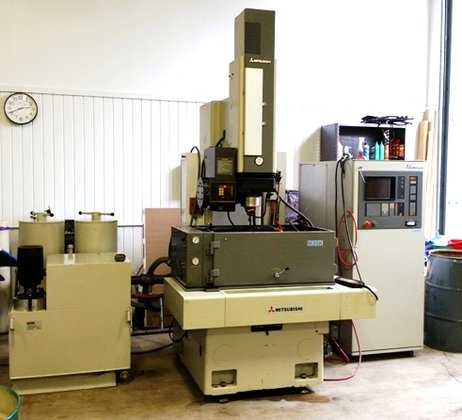 1989 Mitsubishi Model M35K Sinker