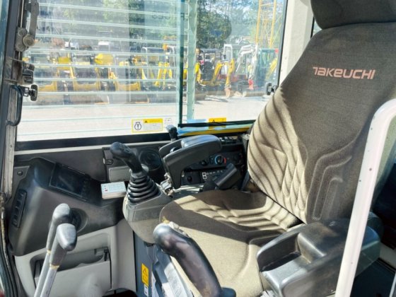 2016 Takeuchi TB280FR