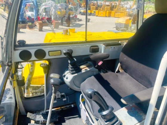 1999 Neuson 8002 RDV