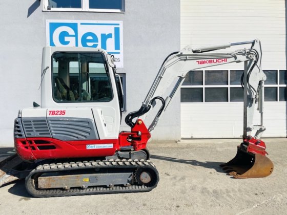2012 Takeuchi TB235