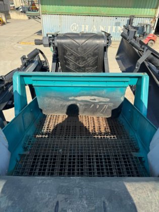 2011 Powerscreen Warrior 800