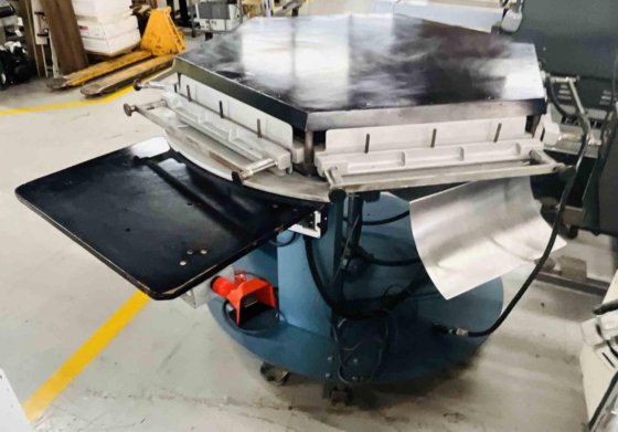 Brackett CP-19 Circular Padding Machine with Delivery Conveyor in ...