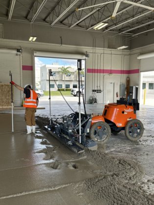 Somero 锤头激光熨平板