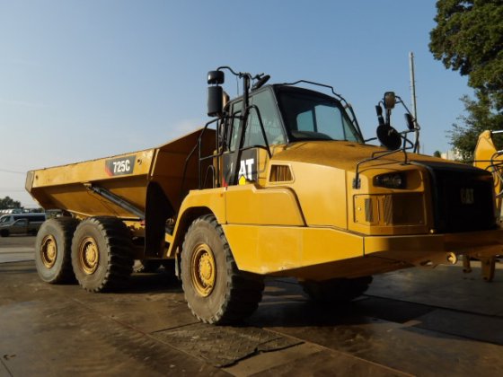 2015 CAT 725C
