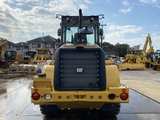 2019 CAT 910M