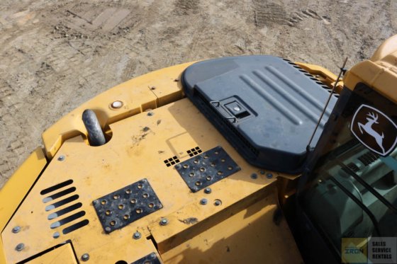 2012 DEERE 135D GRAAFMACHINE