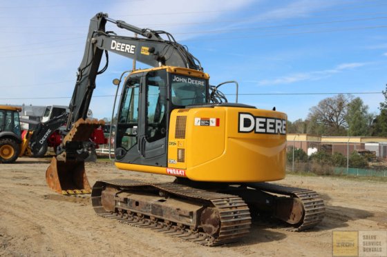 2012 DEERE 135D GRAAFMACHINE