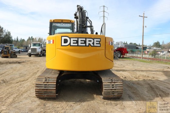 2012 DEERE 135D GRAAFMACHINE
