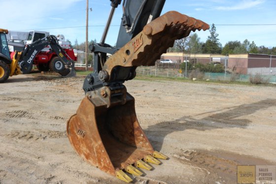 2012 DEERE 135D GRAAFMACHINE