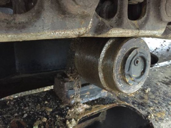 2012 DEERE 135D BAGGER