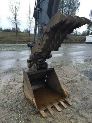 2012 DEERE 135D GRAAFMACHINE