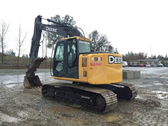 2012 DEERE 135D BAGGER