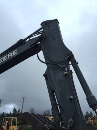 2012 DEERE 135D BAGGER