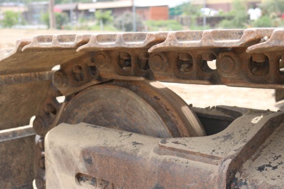 2012 DEERE 135D BAGGER