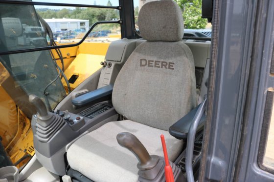 2012 DEERE 135D GRAAFMACHINE