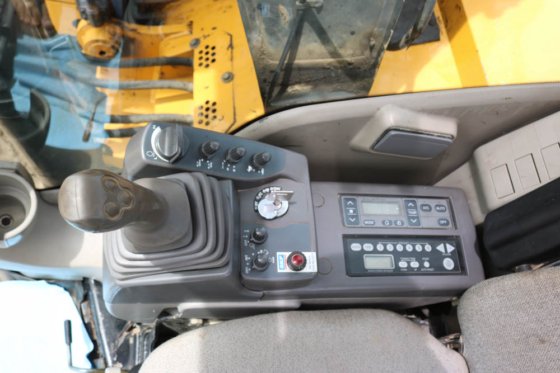 2012 DEERE 135D GRAAFMACHINE