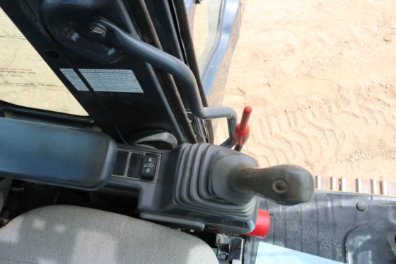 2012 DEERE 135D BAGGER