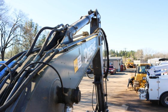 2012 DEERE 135D BAGGER