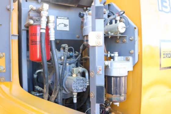 2012 DEERE 135D BAGGER