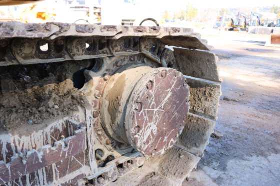 2012 DEERE 135D BAGGER