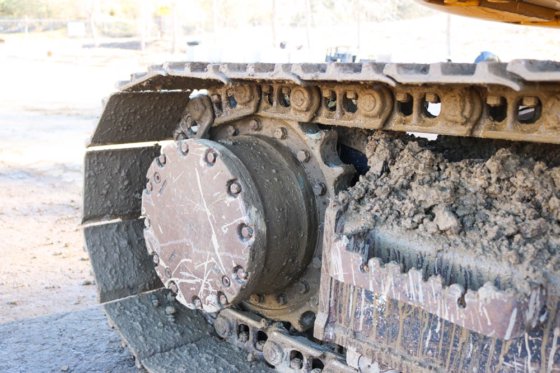 2012 DEERE 135D BAGGER