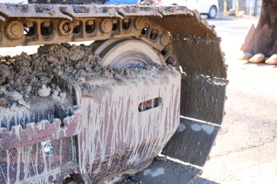 2012 DEERE 135D BAGGER