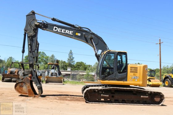 2012 DEERE 225D LC BAGGER