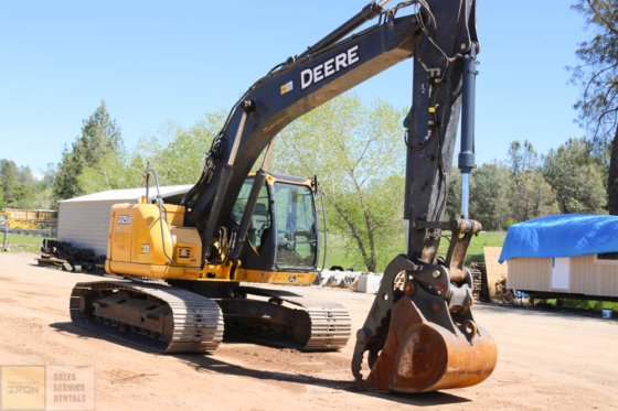 2012 DEERE 225D LC BAGGER