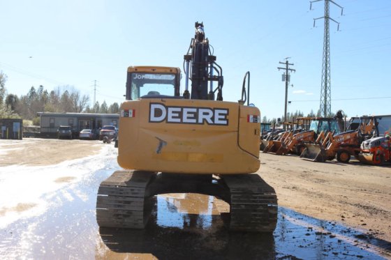 2012 DEERE 135D GRAAFMACHINE