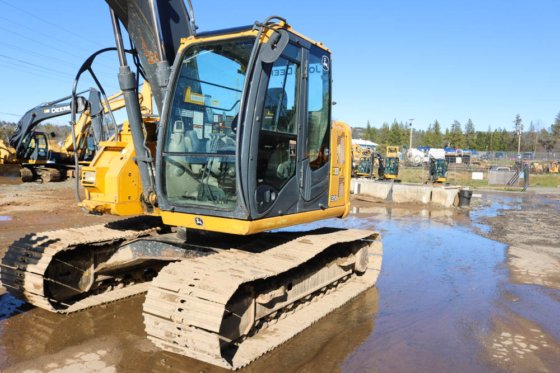 2012 DEERE 135D GRAAFMACHINE
