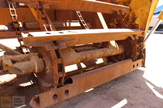 Grattoir Cat 613C 2004